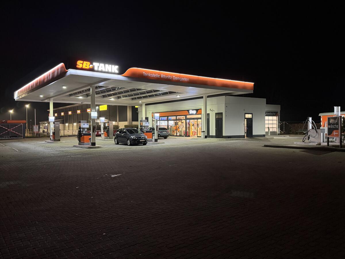 SB-TANK Tankstelle mit Autowaesche